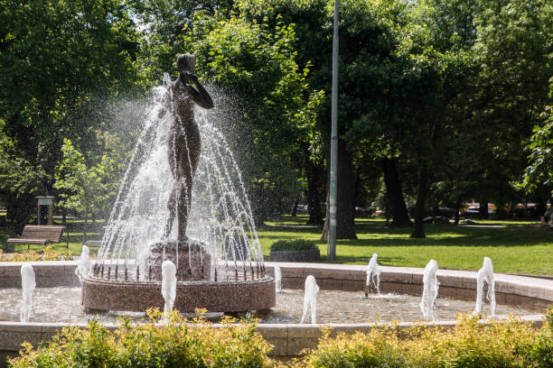istock Fountain in city park 2152728826