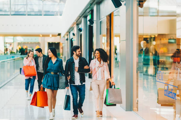 istock Friends in the shopping mall 2152773830