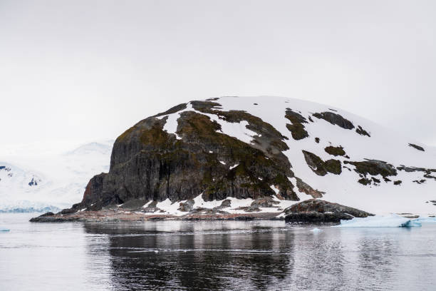 istock Landscape of the Antarctic Peninsula 2152838829