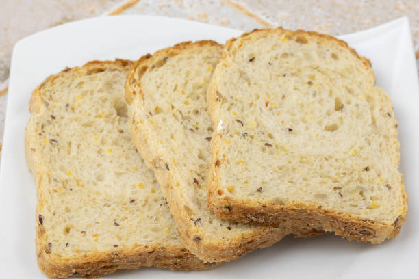 slices of wholemeal bread, close-up, on a plate