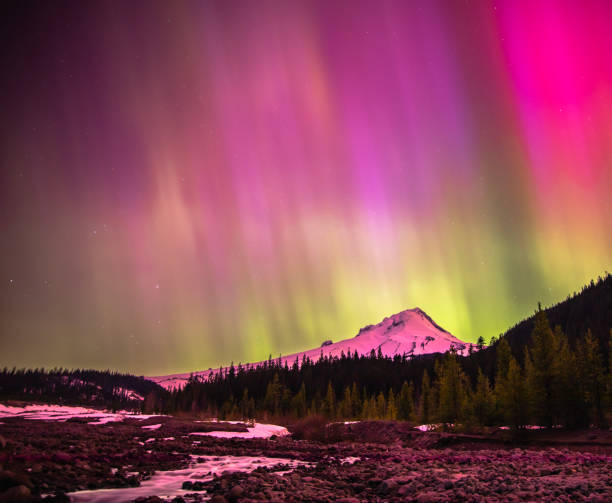 istock Vivid aurora over Mt. Hood - horizontal 2152981963