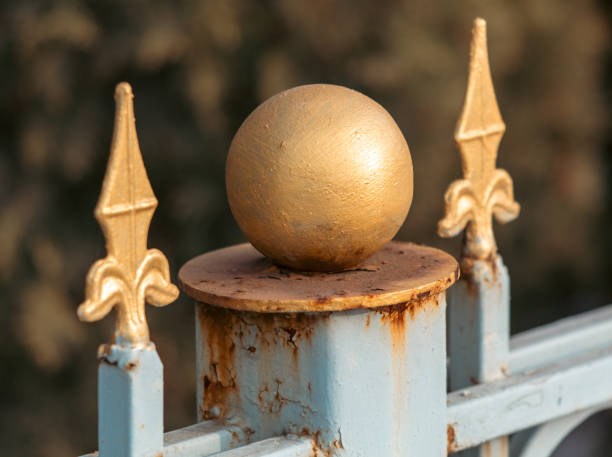 Puerto Plata, Dominican republic: elegant 19th century wrought-iron railing in Caribbean colors - photo by M.Torres