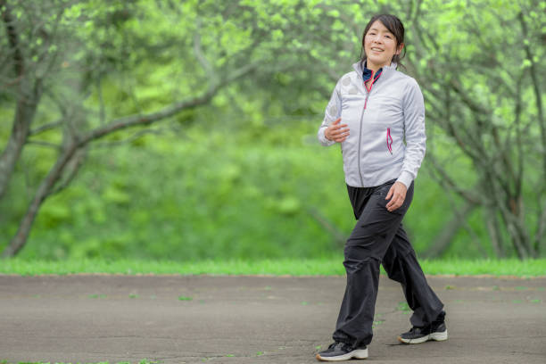 istock Strech sport woman 2153021755