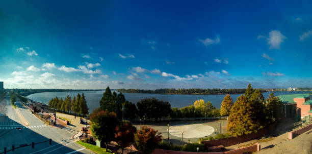 istock Ohio River at Evansville, Indiana in Fall 2153293133