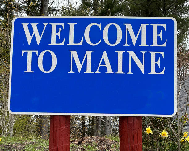 istock Welcome to Maine 2153379819