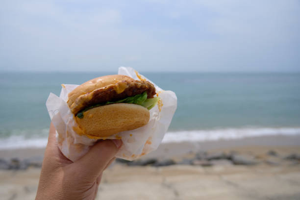 istock Refreshing sea breeze and hamburgers 2153398786