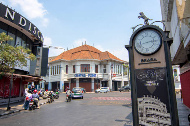 Jalan Braga is a road located in the heart of Bandung. Since colonial times in the 1920s until now, Braga has become a Bandung city tourism icon