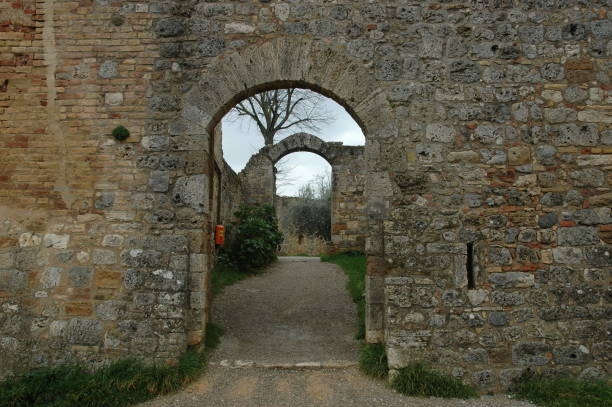 istock Rocca di Montestaffoli ( San Gimignano . Siena) 2153534712