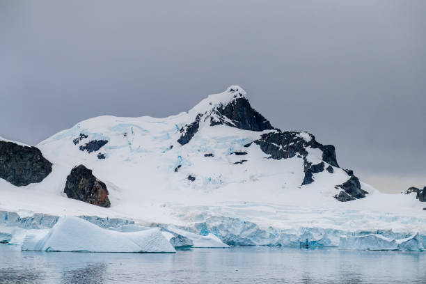 istock Landscape of the Antarctic Peninsula 2153623382