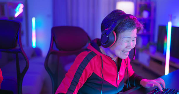 istock asian couple online cyber sport 2153707932