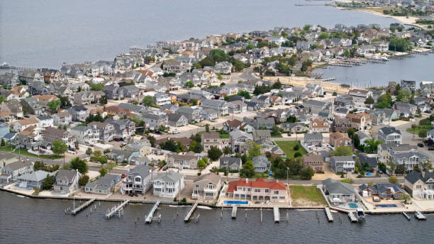 istock Bayside island neighborhood 2153710954