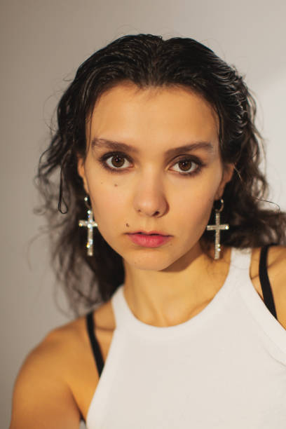 Brunette woman in studio.
