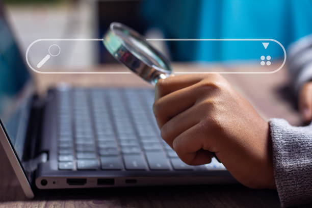 istock The girl's hand sat on the computer. 2153779886