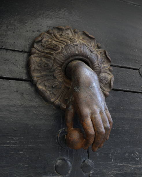 istock HAND-SHAPED DOOR KNOB IN PASTRANA 2153790321