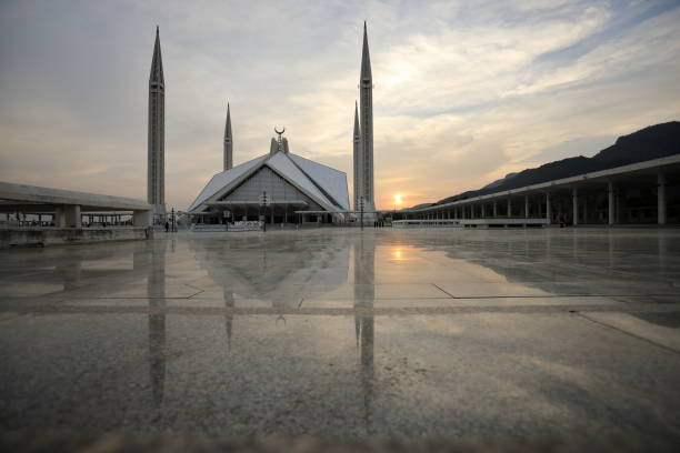 istock Shah Faisal Mosque: A Modern Islamic Architectural Marvel in Islamabad, Pakistan 2153840334