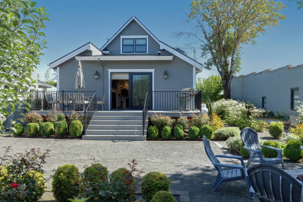 istock Gray Traditional Cottage in Oregon 2153896018