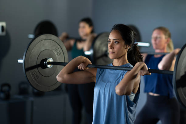 istock Women Weightlifting 2154066445