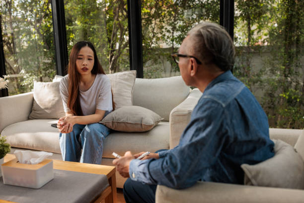 istock Woman talking with a therapist 2154091391