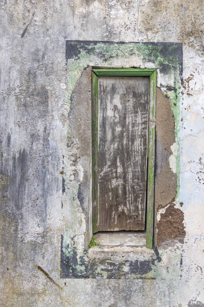 istock Window on an old stucco and stone building in Angra do Heroismo. 2154197986