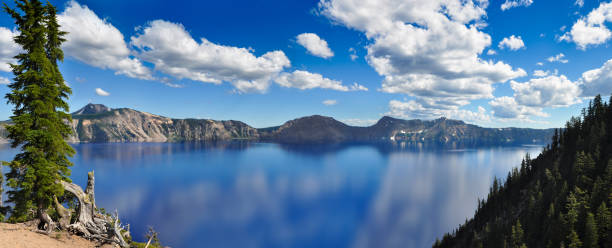 Landscape photography of the Crater Lake in Oregon, mirror-like surface , large size