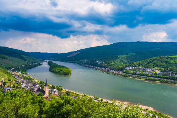 istock Hike in the Rheingau Mountains 2154276990
