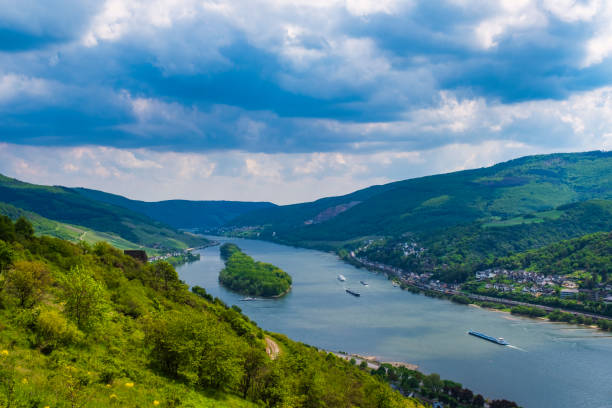 istock Hike in the Rheingau Mountains 2154276996