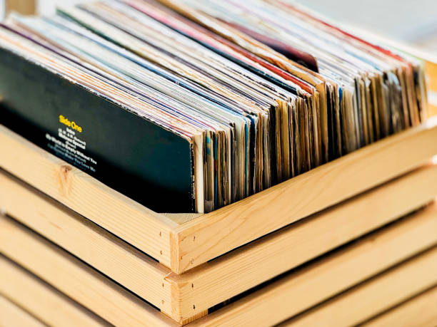 istock Vinyl Disk in a Wooden Box 2154286523