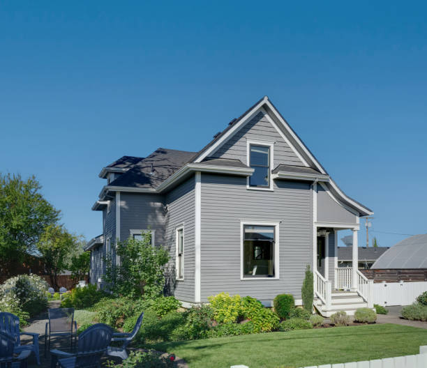 istock Traditional Cottage in Oregon 2154333152
