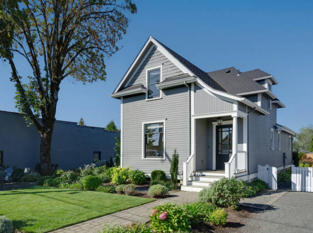 istock Traditional Cottage in Oregon 2154333179