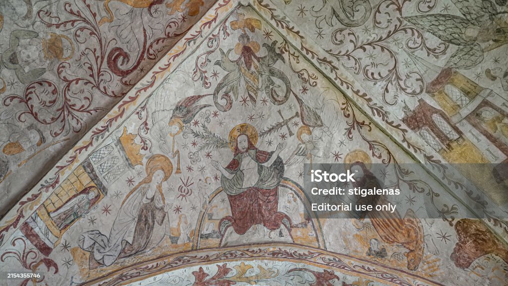 Jesus sitting on the rainbow at the Last Judgment in a medieval fresco - Royalty-free Antik Stok görsel Jesus sitting on the rainbow at the Last Judgment in a medieval fresco - Royalty-free Antik Stok görsel