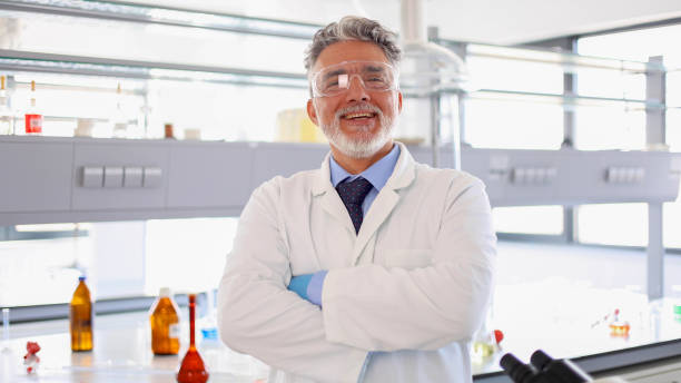 istock Portrait of a mature scientist 2154439225