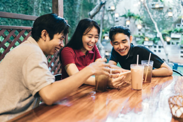 istock enjoy social dining in the restaurant 2154449833