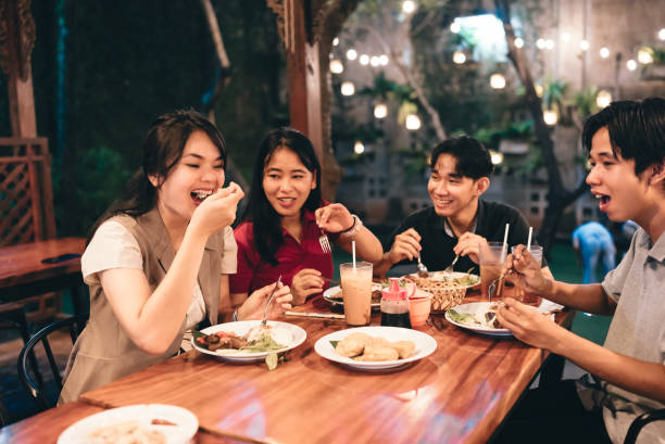 istock enjoy social dining in the restaurant 2154460690