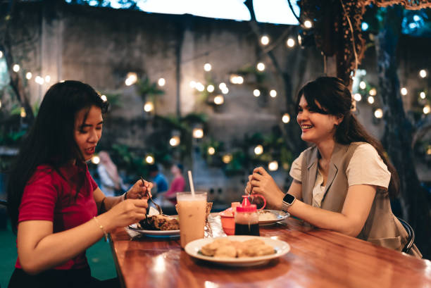 istock enjoy social dining in the restaurant 2154461279