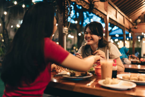 istock enjoy social dining in the restaurant 2154461331