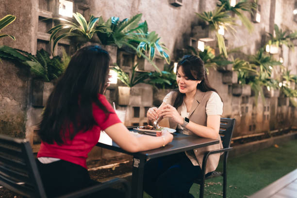 istock enjoy social dining in the restaurant 2154465686