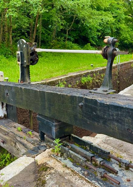 istock The Monmouthshire and Brecon Canal 2154480023