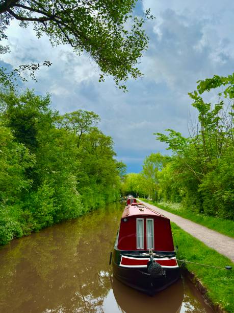 Life along the canal in Wales
