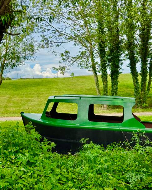 Life along the canal in Wales