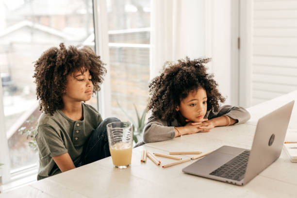 istock Personalized Learning Paths: How Digital Platforms Cater to the Curious Minds of 7-8-Year-Olds 2154594882