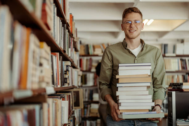 it's a stack of knowledge - toko buku foto potret stok, foto, & gambar bebas royalti