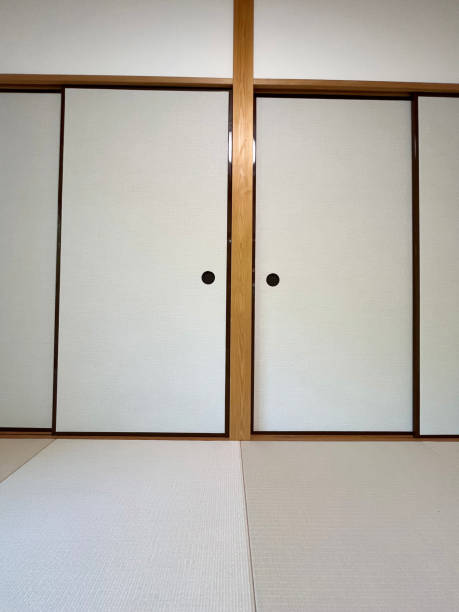 istock Japanese-style sliding door 2154656462
