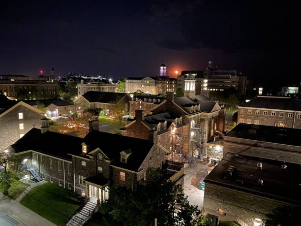 istock Flower Moon shines over Dal and King's 2154657634