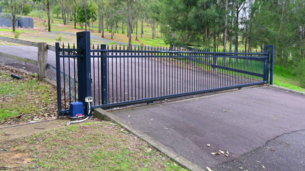 Sliding metal entrance gate