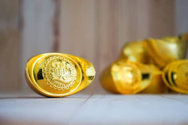 the gold chineses on the floor, the word is generic