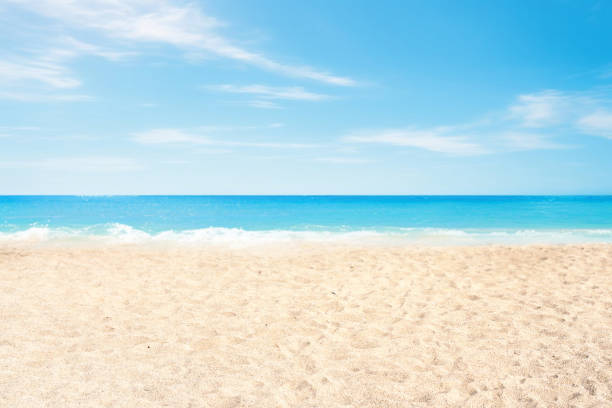 istock Idyllic beautiful ocean landscape with deserted sandy beach. 2154899561