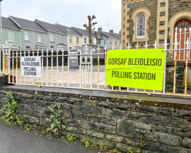 istock Polling station building and sign 2154900156