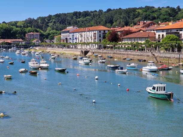 istock Harbor of Plentzia (Pais Vasco / Spanish Basque Country) 2154973698