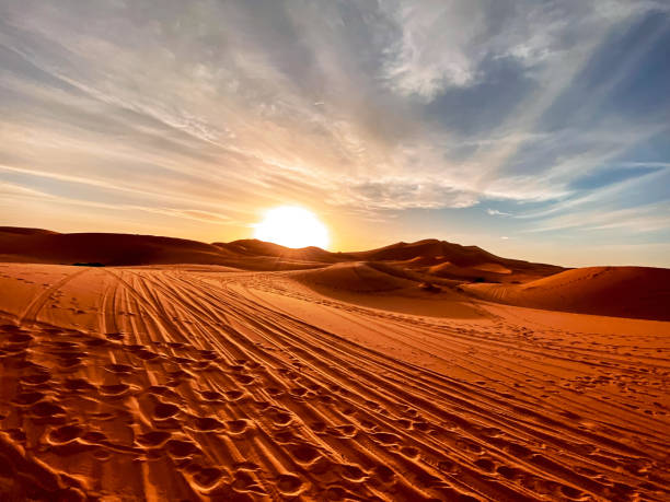 istock Sunrise in the Sahara 2154974546