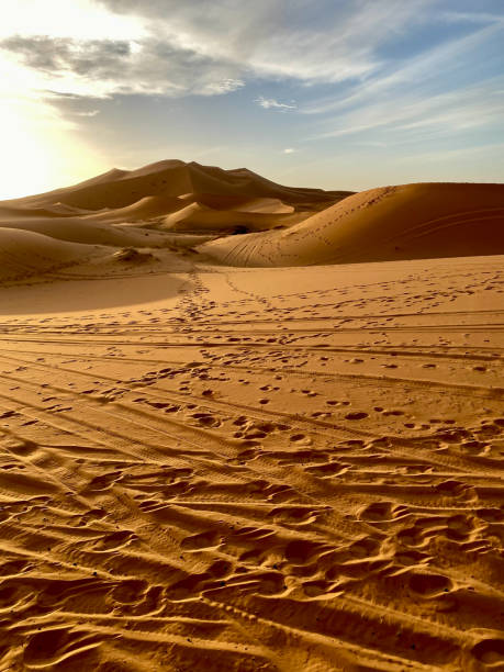 istock Sunrise in the Sahara 2154974553